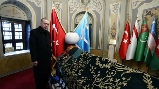 Cumhurbaşkanı Recep Tayyip Erdoğan Söğüt'teki Ertuğrul Gazi Türbesi'ni ziyaret etti.