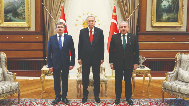 Erdoğan, Moldova Meclis Başkanı Igor Grosu, Sırbistan Dışişleri Bakanı İvitsa Daçiç ve Irak Kürt Bölgesel Yönetimi Başkanı Neçirvan Barzani’yi kabul etti. 