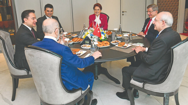 CHP, Demokrat Parti, DEVA Partisi, Saadet Partisi ve Gelecek Partisi genel başkanları, İYİ Parti Genel Başkanı Meral Akşener’in ev sahipliğinde toplandı.