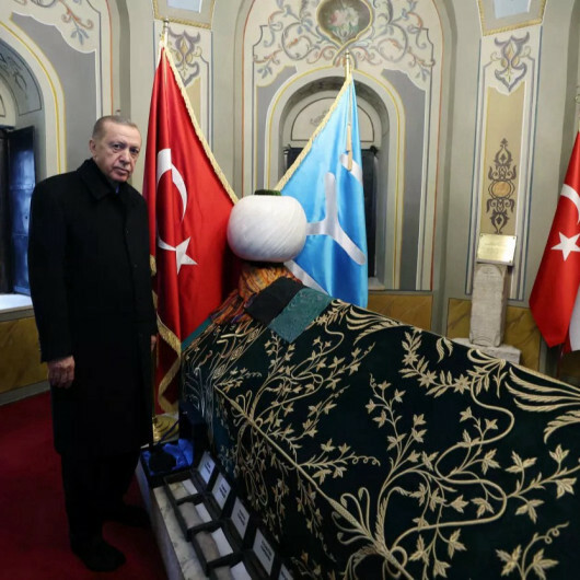 Cumhurbaşkanı Erdoğan Ertuğrul Gazi'nin türbesini ziyaret etti