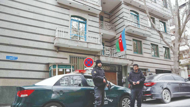 Saldırının ardından büyükelçilik binası polisler tarafından korumaya alındı. Bina tahliye edilmeye başlandı.