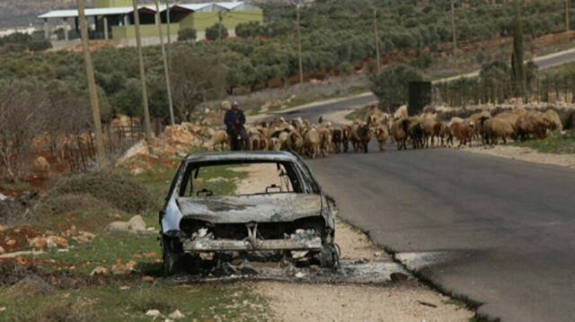 Yahudi Yerleşimciler Batı Şeria'da Filistinlilere ait mülklere saldırdı.