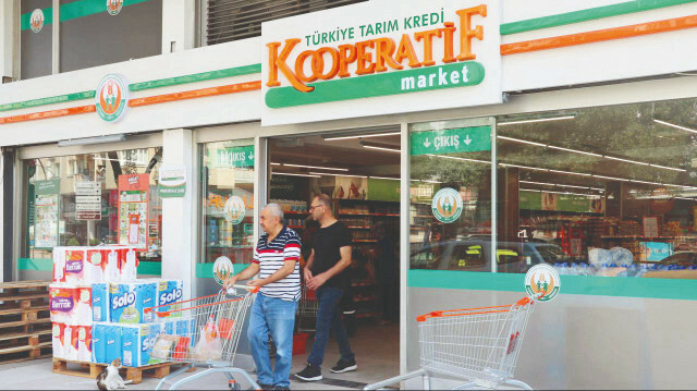 Tarım Kredi Kooperatif marketleri, piyasanın yarı fiyatına piyasaya sunduğu  ESK ürünlerini sattığı market sayısını 250'den 1000'e çıkaracak.