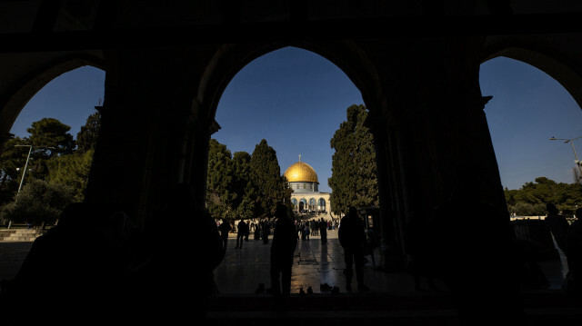 Masjid al-Aqsa, qui est situé dans le quartier de la vieille ville à l'est de Jérusalem et a une capacité de 400 mille personnes, a une superficie de 144 acres et est la première qibla pour les musulmans. @AA