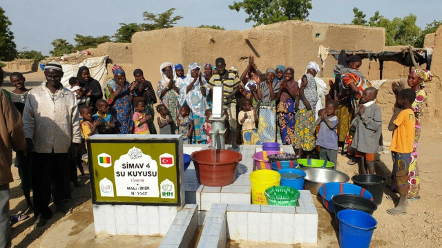 Un puits d’eau potable ouvert dans le village de Tigabougou, à 15 kilomètres de la ville de N’debougou au Mali. @ IHA