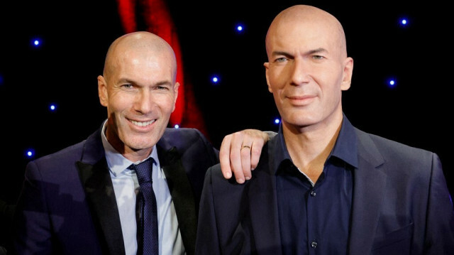 Zinedine Zidane inaugurant son double en cire au Musée Grevin le 24.10.2022 @Geoffroy Van der Hasselt / AFP