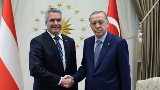 Le Premier ministre autrichien, Karl Nehammer et le président tur, Recep Tayyip Erdogan. Crédit photo: AA