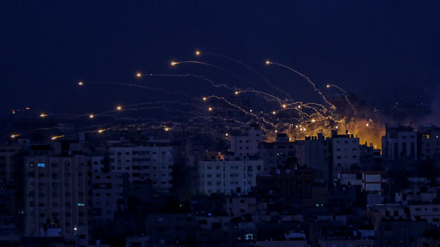 Les forces militaires israéliennes utilisent du phosphore blanc toxique dans les zones densément peuplées au nord-ouest de la ville de Gaza. Crédit photo: AA