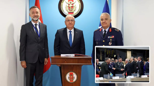 Milli Savunma Bakanı Yaşar Güler NATO Karargahı'nda.