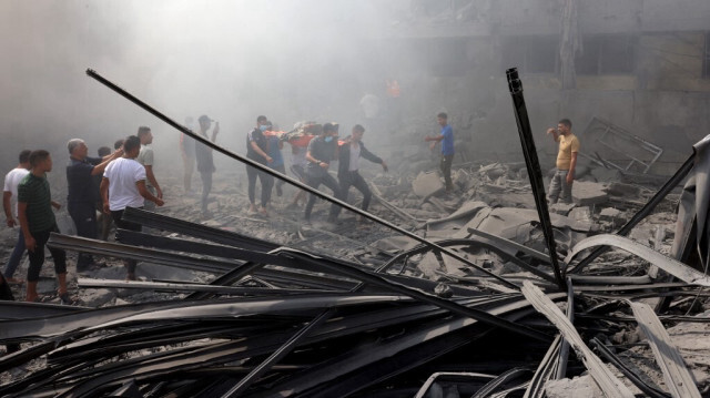 Un Palestinien évacué en civière après une frappe israélienne, dans la ville de Rafah, dans le sud de la bande de Gaza, le 12 octobre 2023. Crédit photo: SAID KHATIB / AFP
