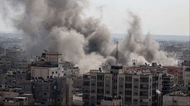 De la fumée s'élève après une frappe aérienne israélienne dans la ville de Gaza le 12 octobre 2023. Crédit photo: AA