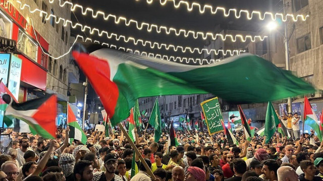 Des personnes se rassemblent lors d'une manifestation pro-palestinienne organisée à Amman en Jordanie  le 10 octobre 2023. Crédit photo: AA