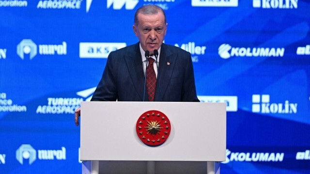 Le président turc Recep Tayyip Erdogan prononce un discours lors de la cérémonie de clôture du Forum économique et commercial Turquie-Afrique  à Istanbul en Turkiye. Crédit photo: AA