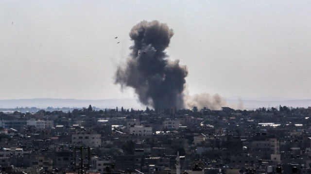 İşgalci İsrail, Gazze'ye saldırılarını sürdürüyor. 