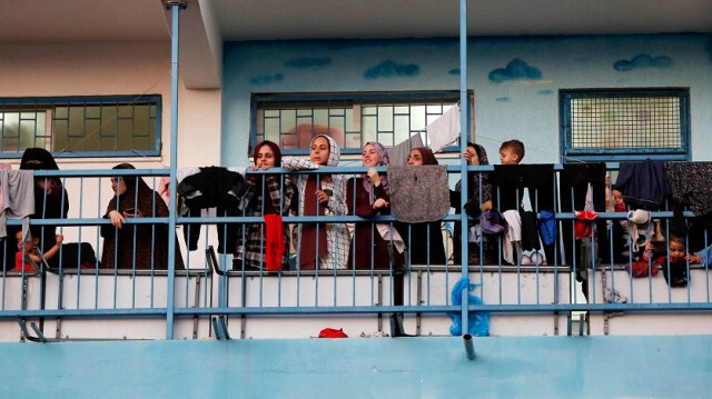 Des Palestiniens s'abritent dans une école de l'ONU alors que les attaques israéliennes sur Gaza se poursuivent le 15 octobre 2023. Crédit photo: AA