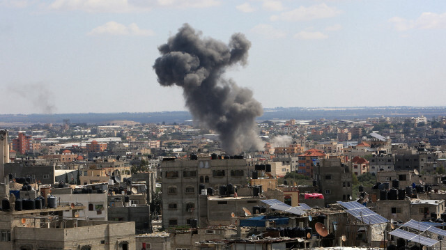 İşgalci İsrail ordusu, Gazze'ye saldırılarını sürdürüyor. 