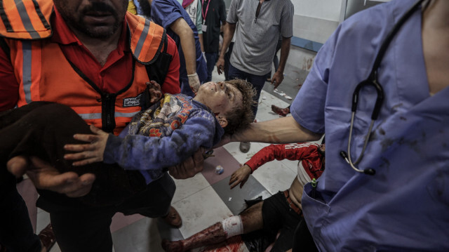 Des dizaines de blessés sont transportés à l'hôpital Al-Shifa à la suite d'une frappe aérienne israélienne sur l'hôpital Ahli Arab (Baptiste) dans la ville de Gaza, ce 17 octobre 2023. Crédit photo: AA