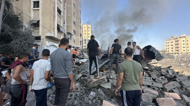 İsrail güçlerinin, Gazze'nin Nuseyrat Mülteci Kampı'ndaki Aksa Şehitleri Camisine düzenlediği saldırı sonucu ölen ve yaralıların olduğu bildirildi.