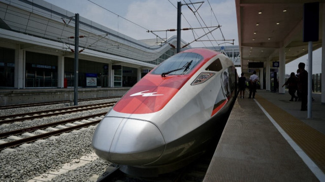 Le train à grande vitesse Jakarta-Bandung nommé "Whoosh", inauguré  à la gare de Padalarang en Indonesie. Crédit photo: BAY ISMOYO / AFP