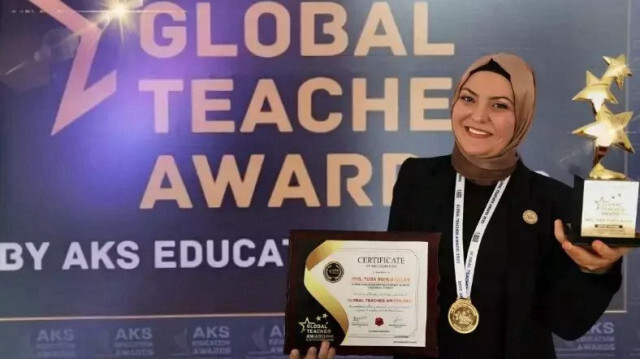Турецкая учительница Туба Думлу Гюлер