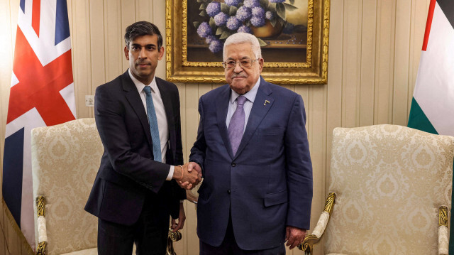 Le président palestinien Mahmud Abbas (à droite) rencontrant le Premier ministre britannique Rishi Sunak au Caire, le 20 octobre 2023. Crédit Photo: Thaer GHANAIM / PPO / AFP

