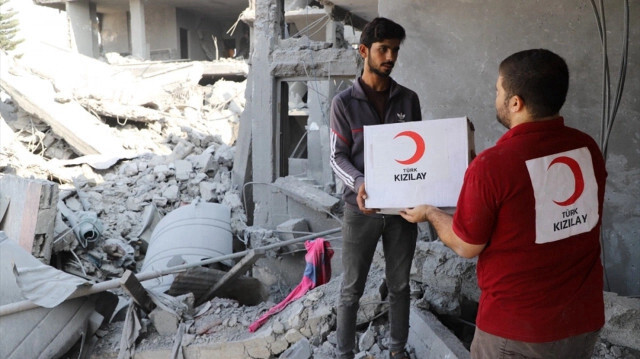 Türkiye'den sevk edilmeye devam eden/edecek ayni yardımların koordinasyonu ve Gazze'ye sevki için çalışmalara devam ediliyor.
