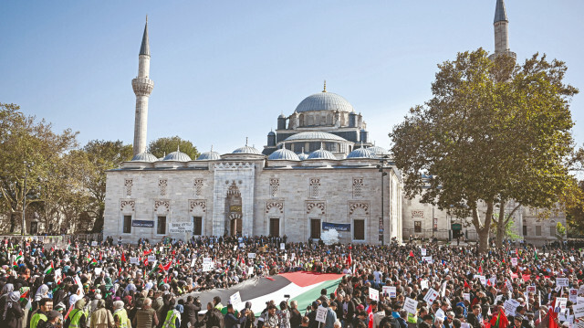 Katledilen Filistinliler için dün cuma namazından sonra Türkiye’nin dört bir yanında gıyabi cenaze namazları kılındı.