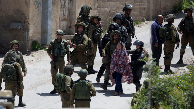 
İsrail ordusu, Batı Şeria'nın birçok kentine baskın düzenledi