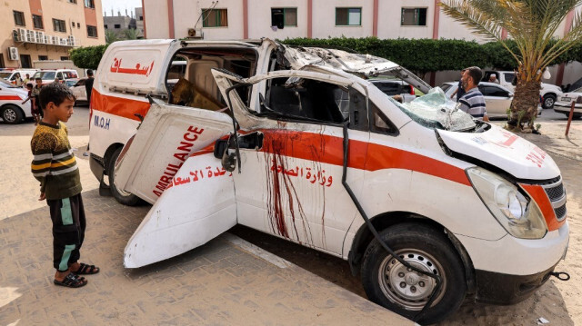 Une ambulance gazaouie bombardée par l'armée israélienne, le 11 octobre 2023. Crédit photo: SAID KHATIB / AFP