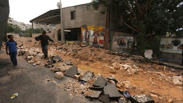 Les forces israéliennes ont effectué un raid dans la ville de Jénine, en Cisjordanie occupée, et ont démoli le monument de la journaliste palestinienne Shirin Abu Aqile, la correspondante d'Al Jazeera tuée l'année dernière, le 27 octobre 2023. Crédit photo: AA