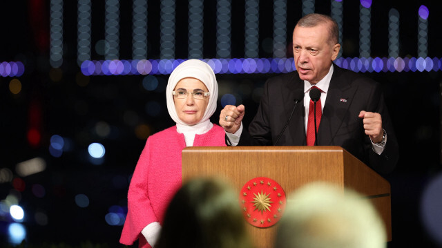 Cumhurbaşkanı Recep Tayyip Erdoğan, Vahdettin Köşkü'nde Cumhuriyet'in ilanının 100. yılı dolayısıyla konuşma yaptı. Cumhurbaşkanı Erdoğan'a eşi Emine Erdoğan da eşlik etti.

