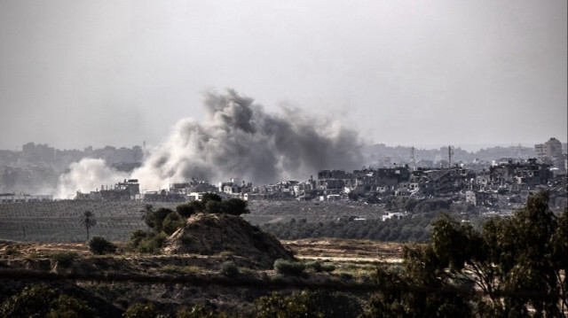 La fumée s'élevant de la zone résidentielle après les frappes aériennes israéliennes à Gaza le 30 octobre 2023. Crédit photo: AA