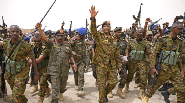 Le chef de l'armée soudanaise Abdel Fattah al-Burhan visite la base navale de Flamingo à Port Sudan. Crédit photo: AFP