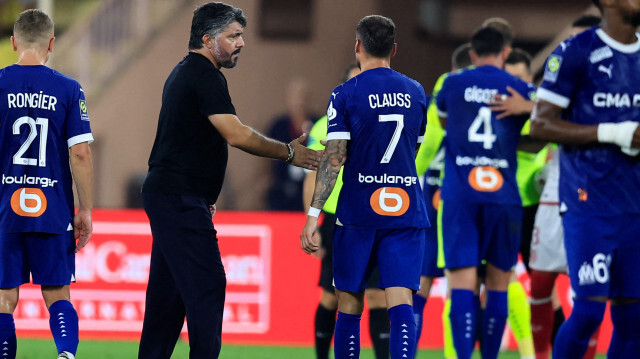 Les joueurs de l'OM et leur entraîneur Gennaro Gattuso après la défaite à Monaco le 30 septembre 2023. Crédit photo : Valery HACHE / AFP