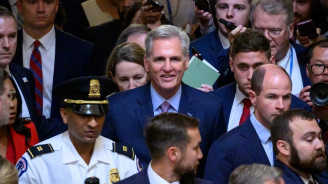 Kevin McCarthy, quittant la Chambre des représentants après avoir été évincé de son poste de Président (Speaker), à Washington, DC, le 3 octobre 2023. Crédit photo: MANDEL NGAN / AFP
