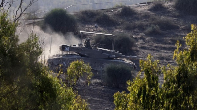 Un char israélien roule le long de la frontière de la bande de Gaza le 10 novembre 2023. Crédit photo: JACK GUEZ / AFP