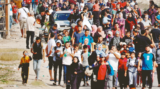 Filistinliler, göç yolunda İsrail güvenlik noktalarına rastladıkları takdirde sıklıkla tutuklanıp işkenceye uğruyor.