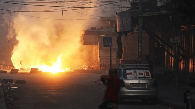 Une bombe flash larguée par l'armée israélienne qui poursuivait ses attaques sur la ville de Gaza le 08 novembre 2023. Crédit photo: AA