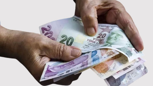 <p>İşte 5 bin TL SSK ve Bağkur emekli ikramiyesi ödeme tarihleri</p>