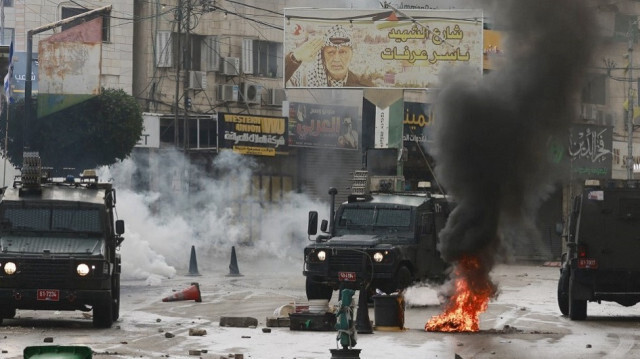 Des dizaines de Palestiniens ont été asphyxiées après avoir inhalé du gaz lacrymogène dans la ville de Tulkarem en Palestine occupée, le 14 novembre 2023. Crédit photo: JAAFAR ASHTIYEH / AFP