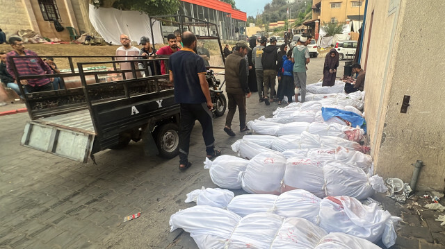 İsrail ordusunun abluka altındaki Gazze Şeridi'ne 7 Ekim'den bu yana düzenlediği saldırılar 39'uncu gününde de şiddetlenerek sürüyor.