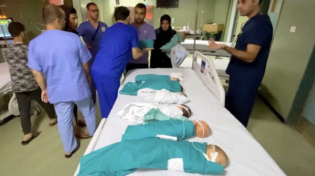 Des bébés prématurés sous traitement dans l'unité de soins intensifs néonatals retirés des couveuses et transférés dans un autre service de l'hôpital après l'attaque israélienne sur l'hôpit Al Shifa dans la ville de Gaza, le 14 novembre 2023. Crédit photo: AA