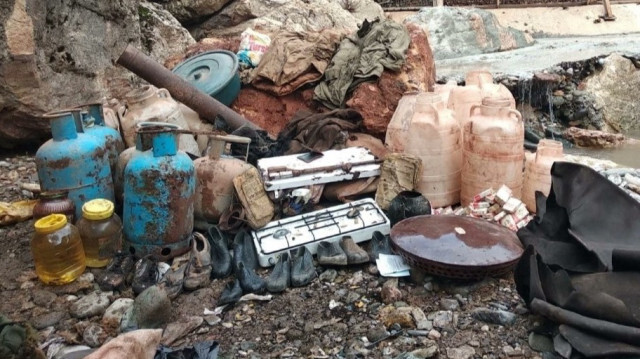 Tuncel'de teröristlere ait yaşam malzemeleri bulundu