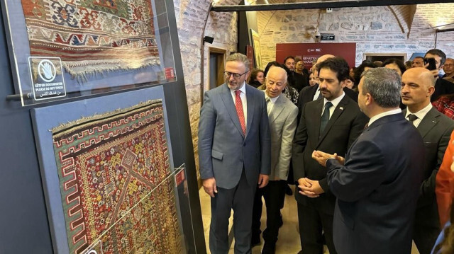 "Renkten Motife Anadolu Kilimleri Sergisi" Sultanahmet'te açıldı.