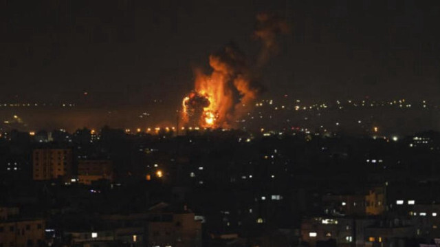 İsrail ordusu Gazze'de yerinden edilen sivillerin sığındığı okulu bombaladı. (Arşiv)