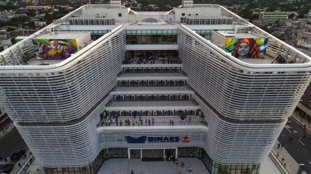 Vue aérienne de la nouvelle Bibliothèque nationale du Salvador dans le centre historique de San Salvador, prise le 15 novembre 2023. Crédit Photo: Marvin RECINOS / AFP

