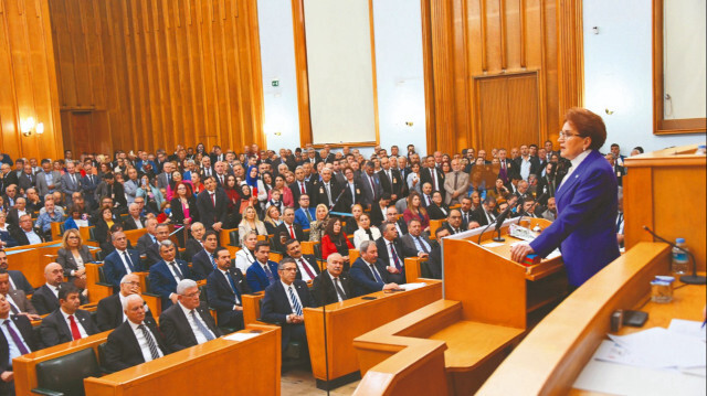 Son günlerde ise Durmuş Yılmaz ile Genel İdare Kurulu (GİK) üyesi Bahadır Erdem ve Ankara Milletvekili Adnan Beker de görevlerinden istifa etti.