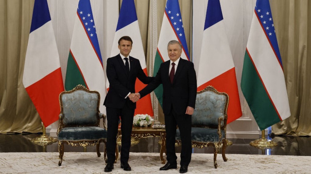 Le président français, Emmanuel Macron et son homologue ouzbèque, Shavkat Mirziyoyev. Crédit photo: LUDOVIC MARIN / AFP
