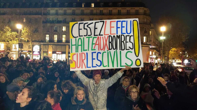 Les manifestats réclament la fin des bombardements sur les civils. Crédit photo: Umit Donmez/AA