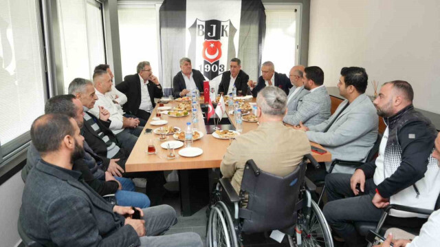 Serdal Adalı, İskenderun Beşiktaşlılar Derneği’ni ziyaret etti.